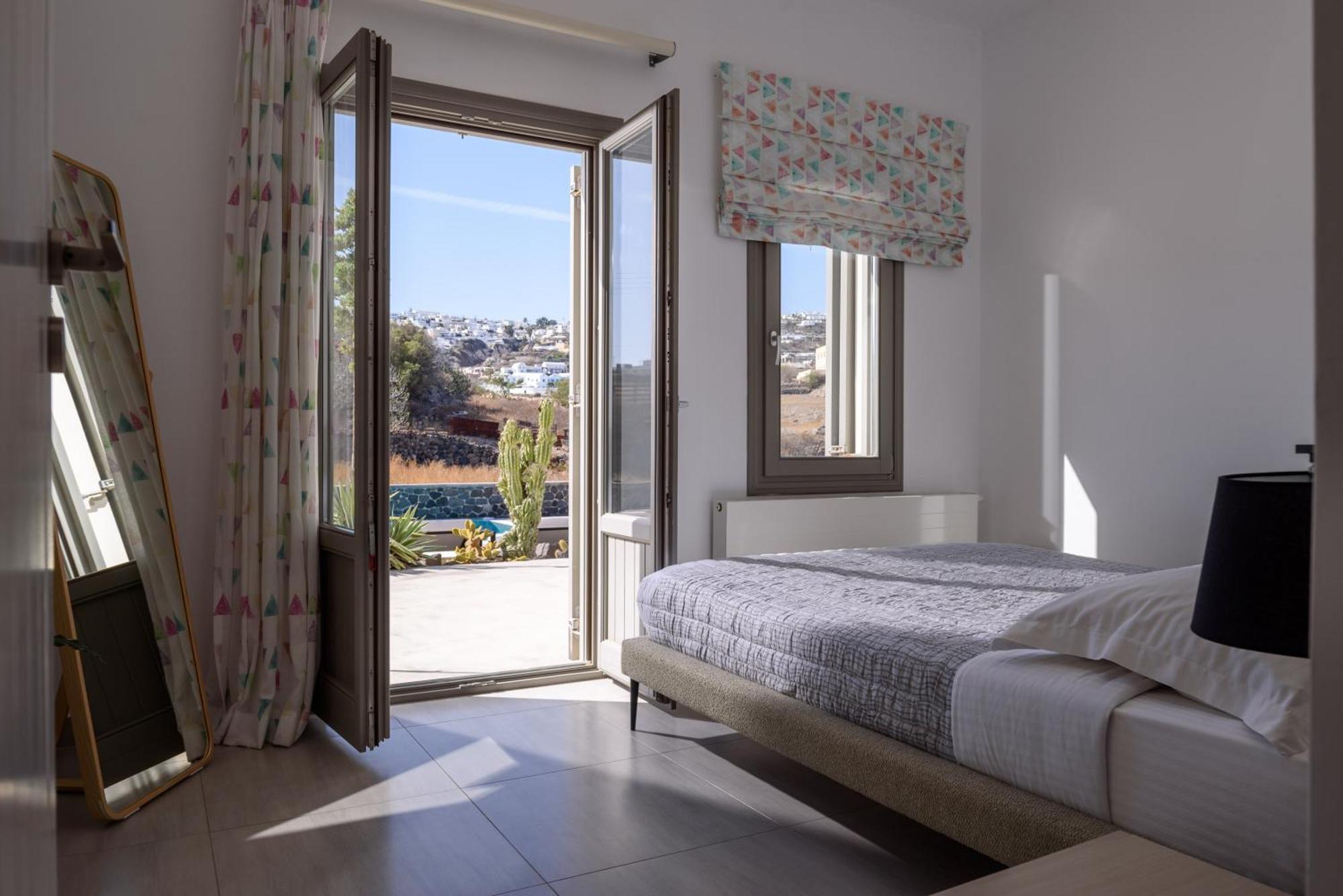 Home Of Lilies Φηρά Εξωτερικό φωτογραφία